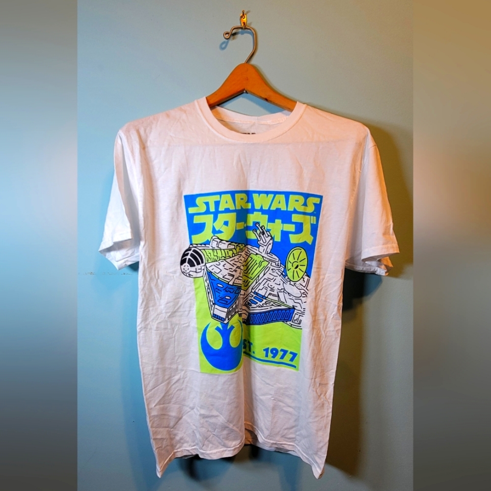 Starwars Graphic T-Shirt by VFifthSun Size Medium - white with green graphic